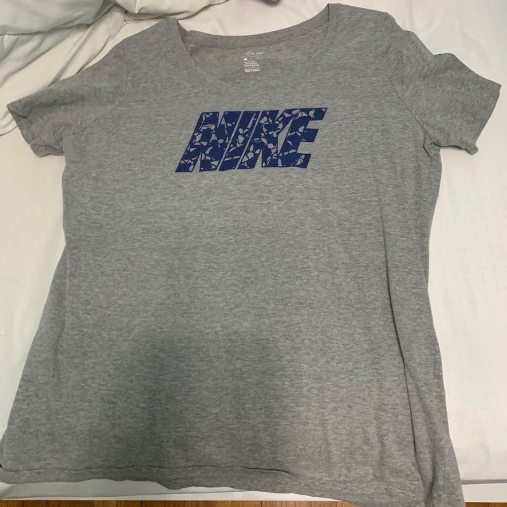 NIKE Gray Short Sleeve Tee XL
